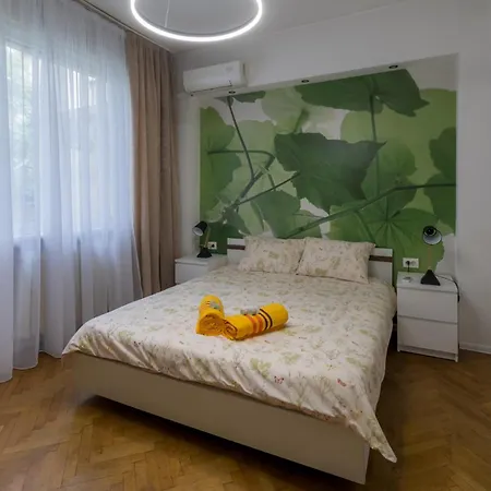 7 Seconds Away From The Main Street, Free Parking София